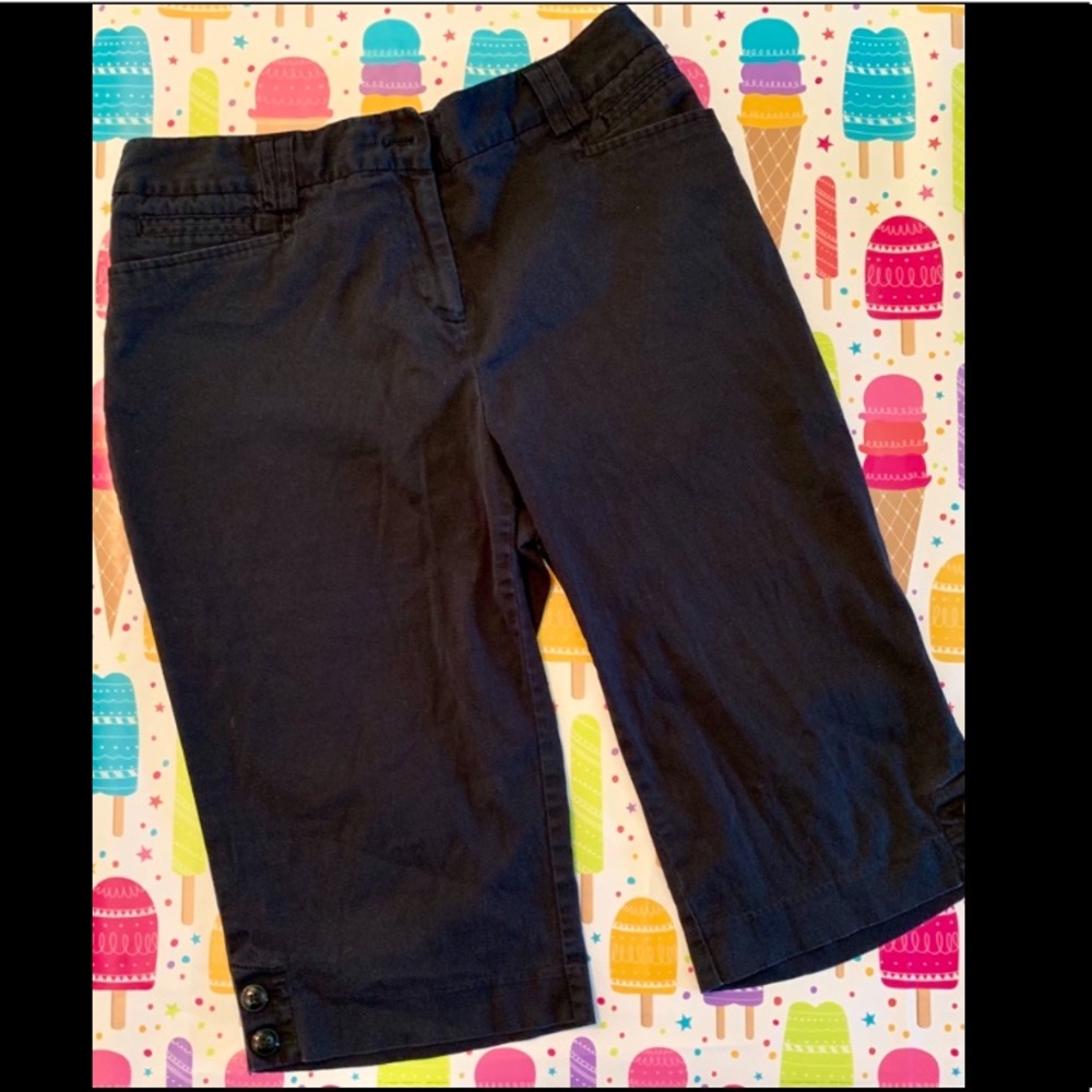 Women’s Plus Size black capris with accent buttons